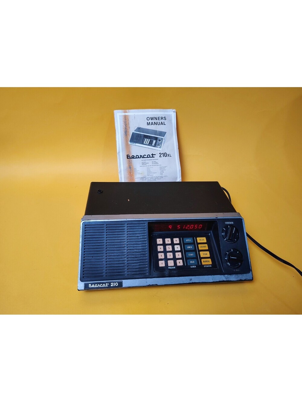 Vintage Bearcat 210 Scanner Radio Electra BC-210 Digital Police Band With Manual